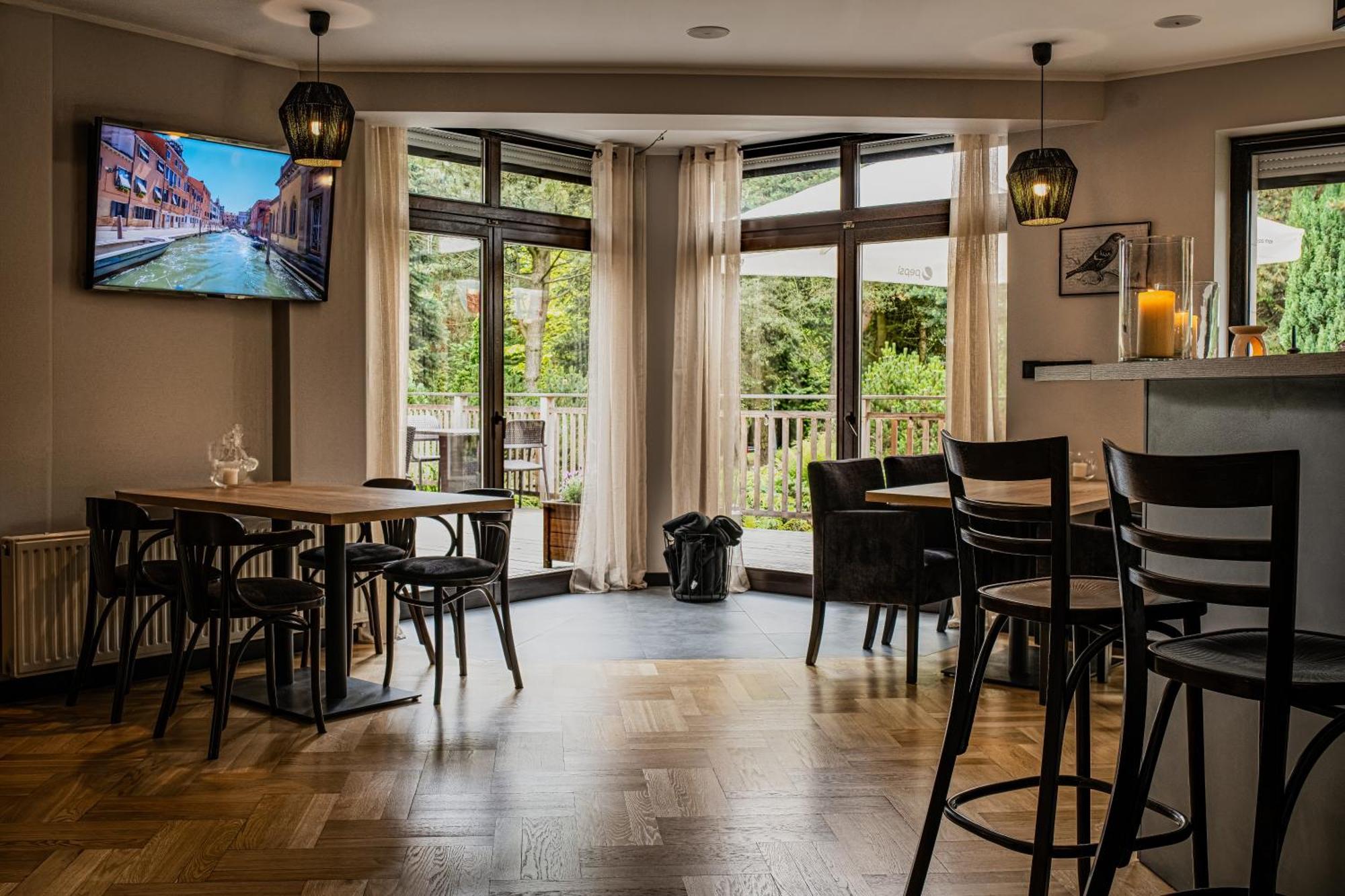 Hotel I Restauracja Czarny Kos Borkowo  Εξωτερικό φωτογραφία